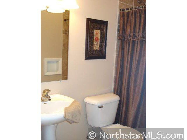 853 11 1/2 Street Southwest Rochester, MN 55902 - Photo 8 of 10