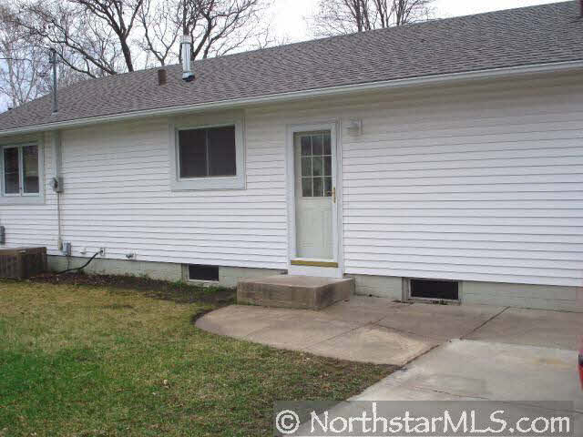 853 11 1/2 Street Southwest Rochester, MN 55902 - Photo 9 of 10