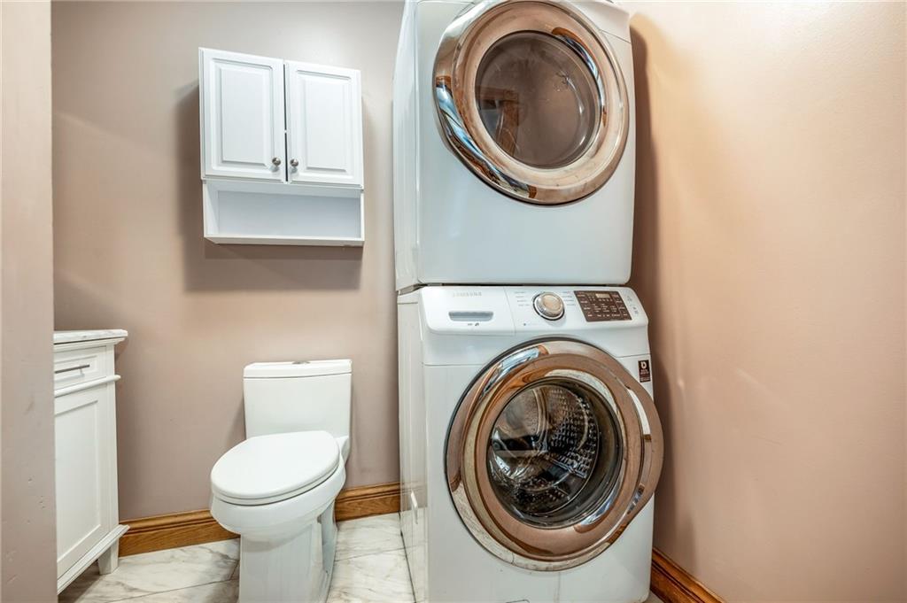 165 Vance Road New Castle, PA 16102 - Photo 13 of 39 a utility room with dryer and washer