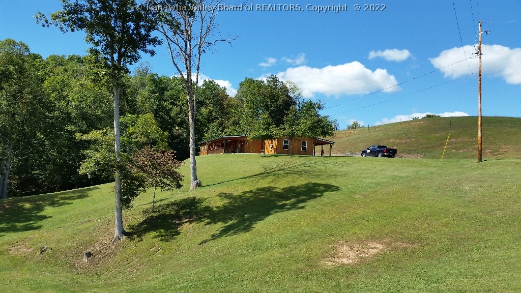 6202 Charleston Road Walton, WV 25286 - Photo 1 of 17 Gallery Image 1