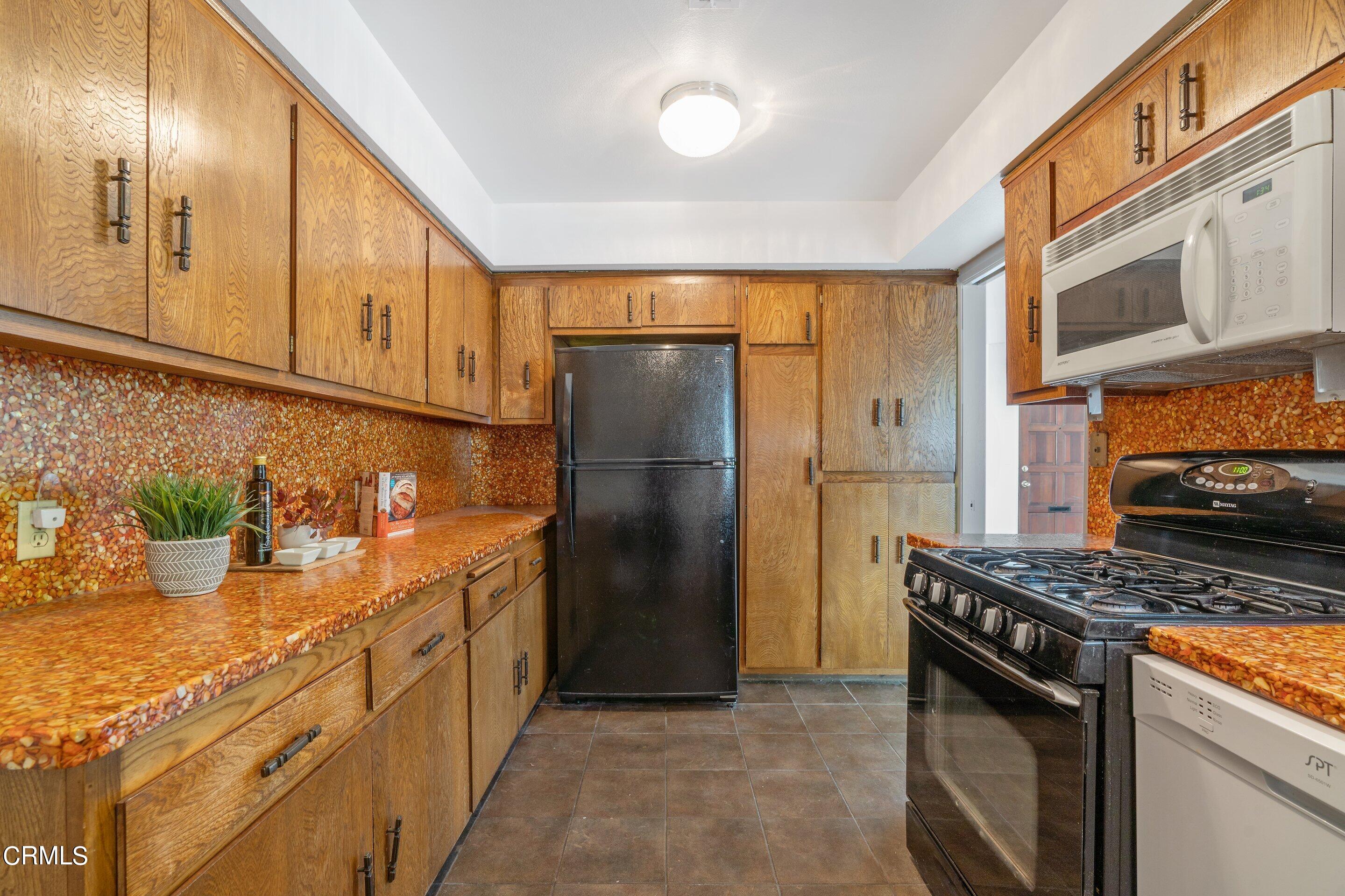 575 Winona Way Pasadena, CA 91103 - Photo 17 of 36 DSC03272_42