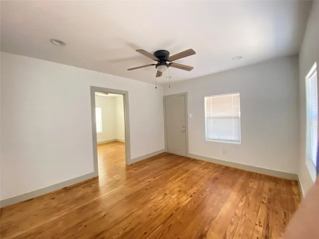 $1,475 | 826 Fowlkes Street, Sealy, TX 77474