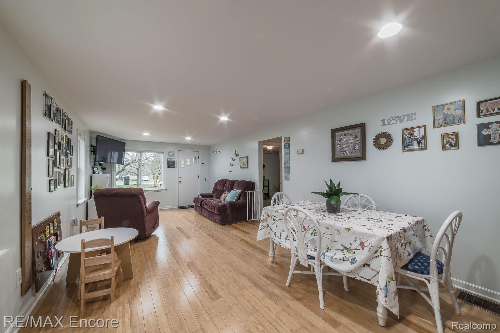 9370 Cherrywood Road Clarkston, MI 48348 - Photo 8 of 24 Gallery Image 8