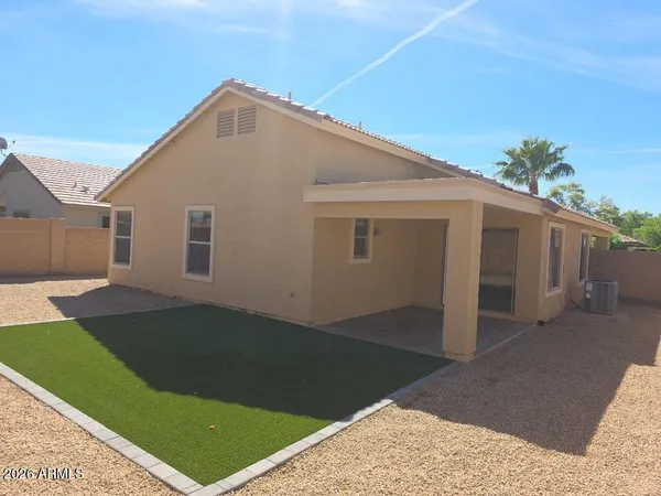 $1,995 | 3334 East Woodside Way, Gilbert, AZ 85297