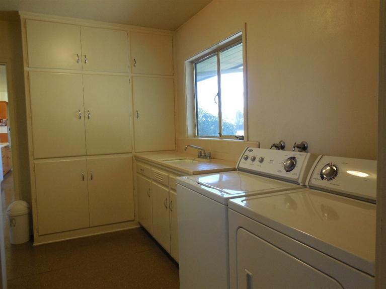 155 East Elm Avenue Reedley, CA 93654 - Photo 26 of 44 Gallery Image 26