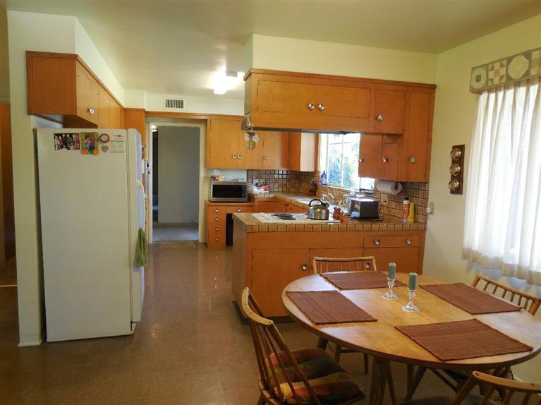 155 East Elm Avenue Reedley, CA 93654 - Photo 8 of 44 Gallery Image 8