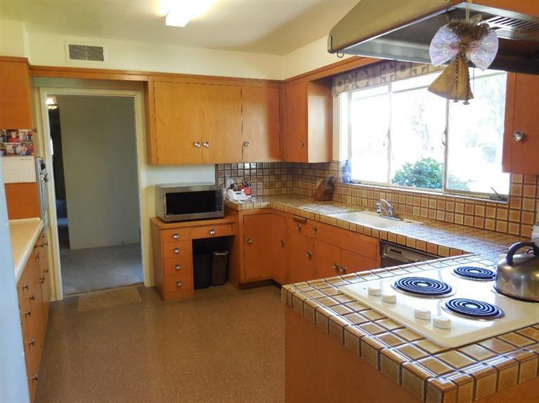 155 East Elm Avenue Reedley, CA 93654 - Photo 9 of 44 Gallery Image 9