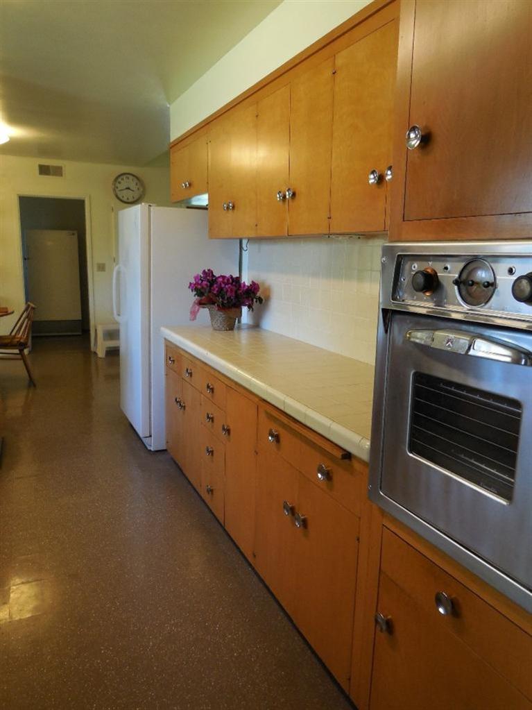 155 East Elm Avenue Reedley, CA 93654 - Photo 10 of 44 Gallery Image 10