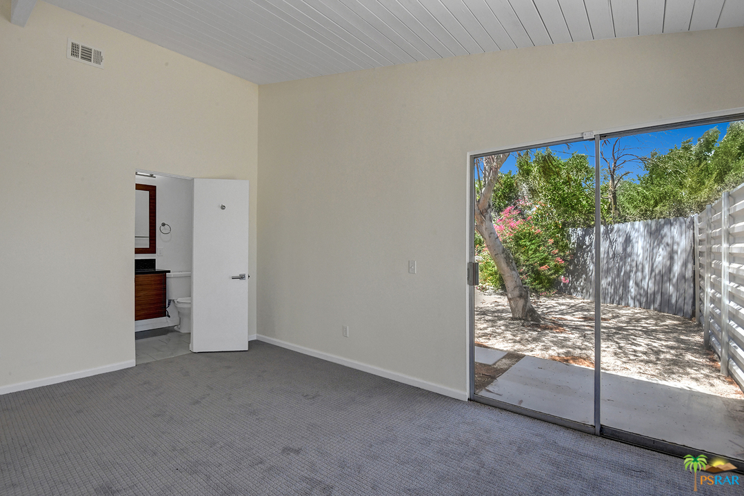 2785 North McCarn Road Palm Springs, CA 92262 - Photo 11 of 25 Master bedroom not virtually staged