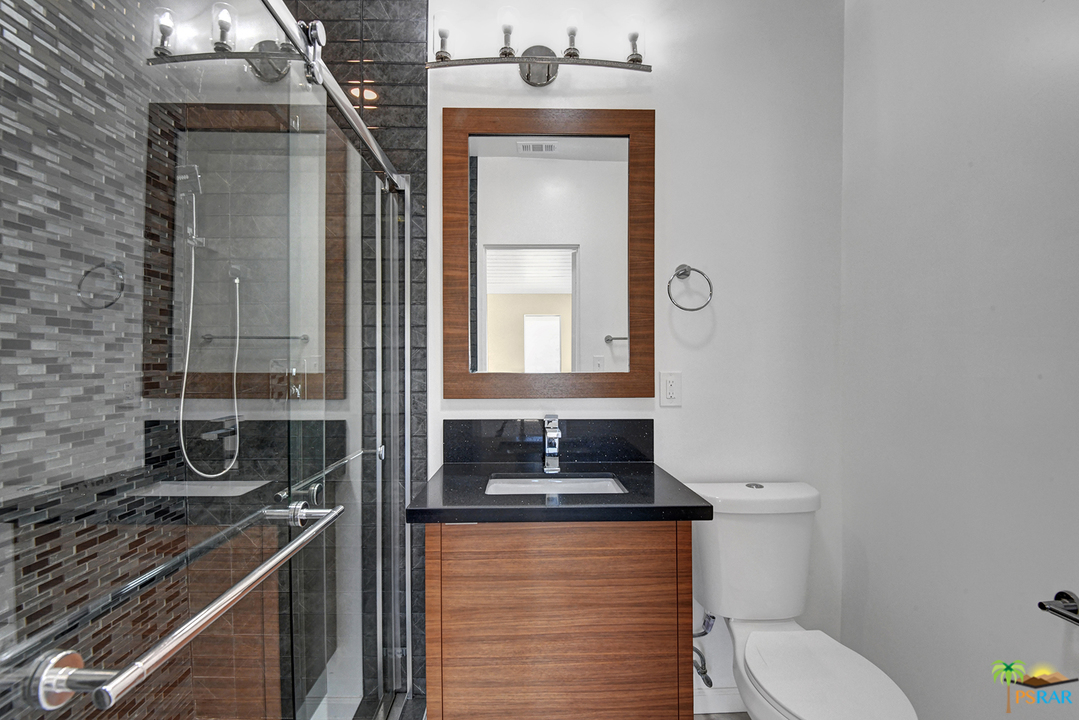 2785 North McCarn Road Palm Springs, CA 92262 - Photo 14 of 25 Guest bath