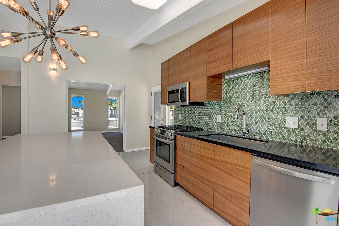 2785 North McCarn Road Palm Springs, CA 92262 - Photo 8 of 25 Skylights to bring in natural light