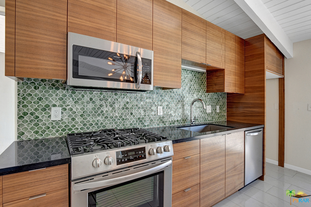 2785 North McCarn Road Palm Springs, CA 92262 - Photo 9 of 25 Beautiful backsplash and counters