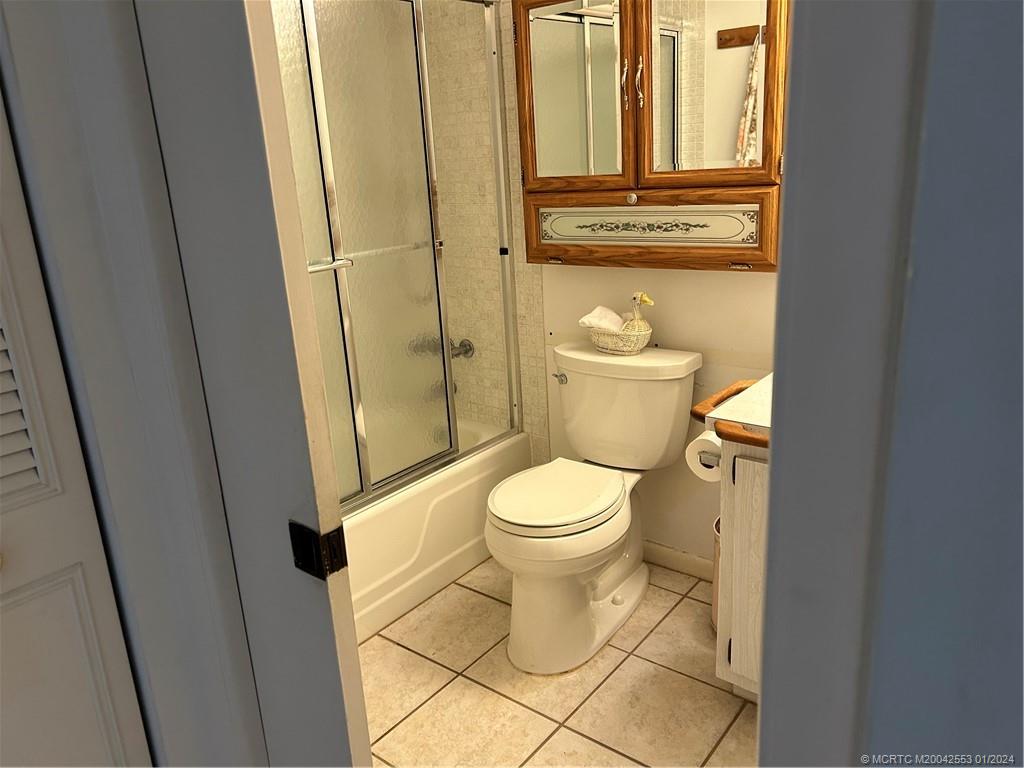 1971 Southwest Palm City Road, Unit A 36 Stuart, FL 34994 - Photo 28 of 51 2nd bathroom