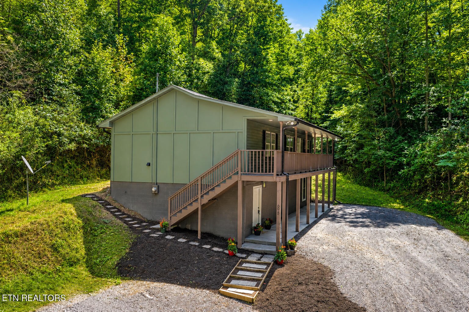 698 Mt Olive Road Andersonville, TN 37705 - Photo 3 of 46 Gallery Image 3