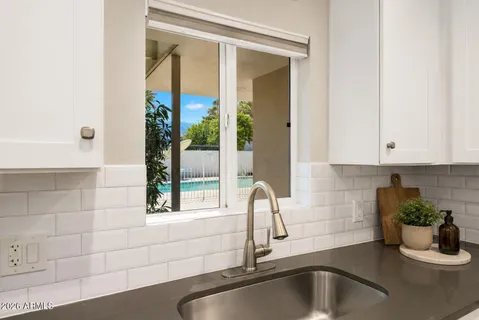 $235,000 | 102 West Maryland Avenue, Unit E1, Phoenix, AZ 85013