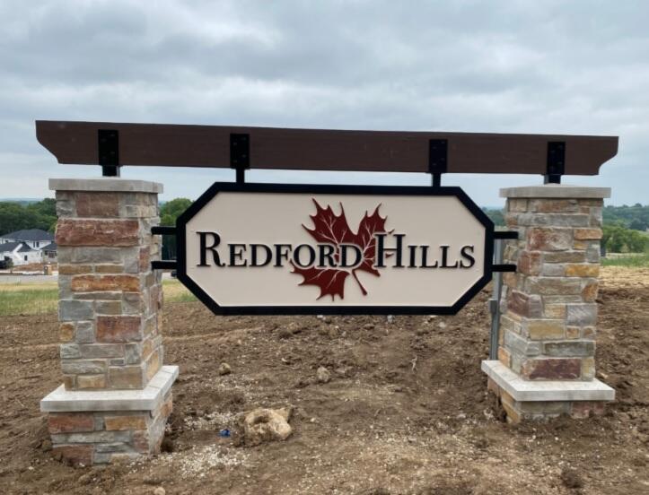 Redford Hills Entry