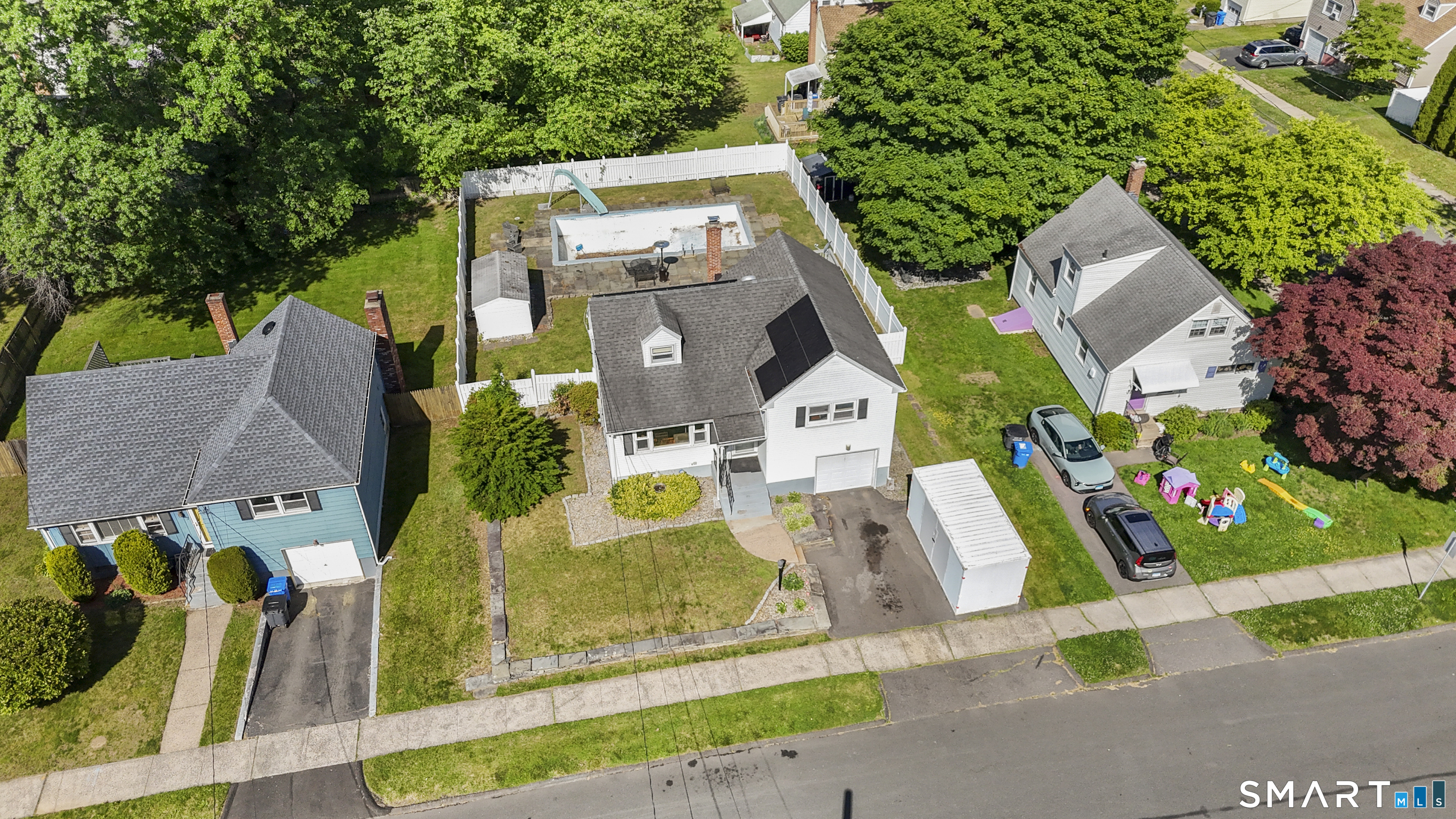 63 Bates Street Hartford, CT 06114 - Photo 33 of 37