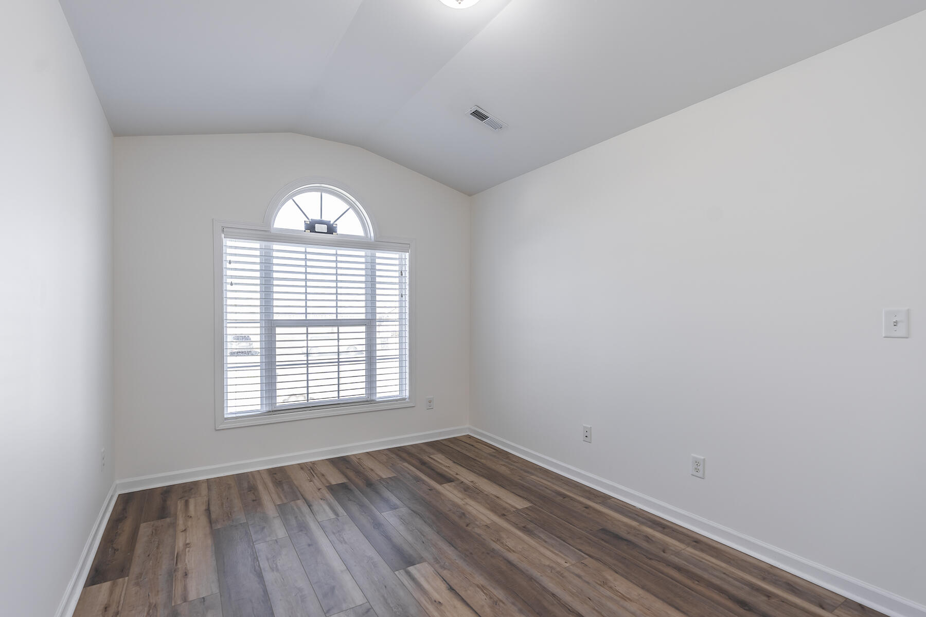1700 Millbank Road Lexington, KY 40511 - Photo 6 of 21 1700millbank07 copy
