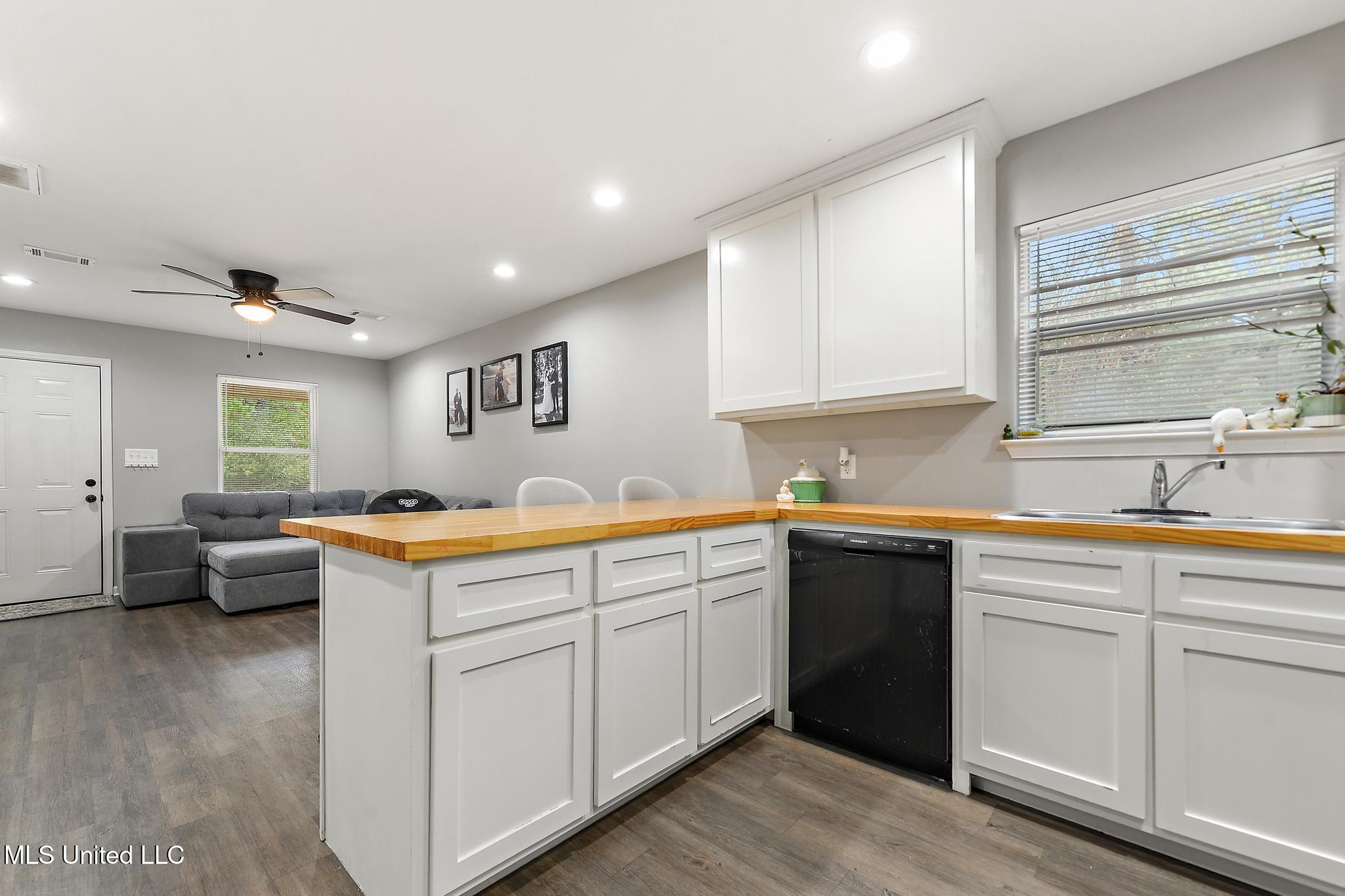 196 C Easley Road Lucedale, MS 39452 - Photo 8 of 19 008