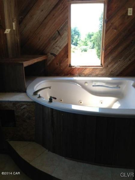 718 Fiddletown Road Kunkletown, PA 18058 - Photo 3 of 8 Gallery Image 3