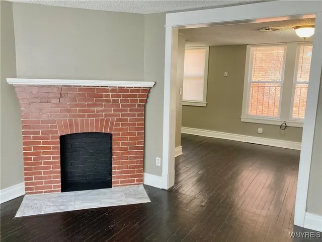 $925 | 294 South Elmwood Avenue, Unit 1, Buffalo, NY 14201