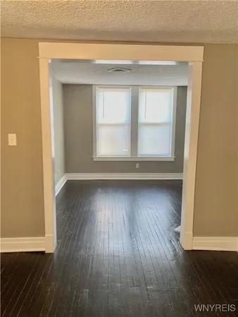 $925 | 294 South Elmwood Avenue, Unit 1, Buffalo, NY 14201