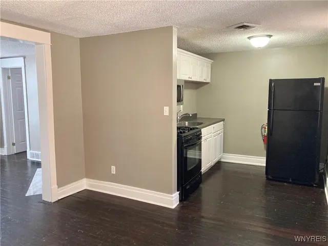 $925 | 294 South Elmwood Avenue, Unit 1, Buffalo, NY 14201