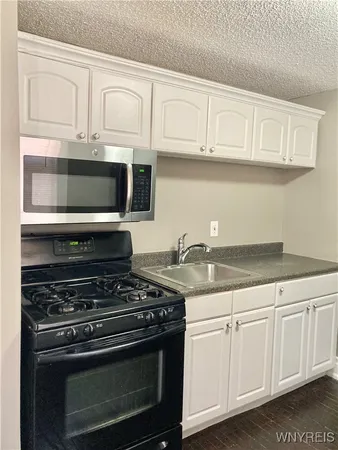 $925 | 294 South Elmwood Avenue, Unit 1, Buffalo, NY 14201