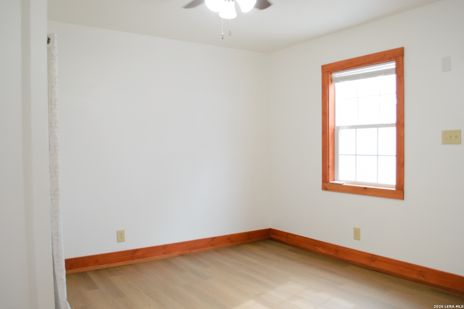 1406 Castroville Road San Antonio, TX 78237 - Photo 16 of 19 an empty room with a window