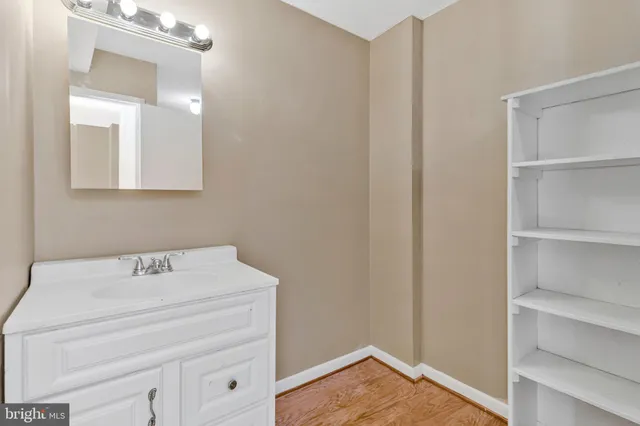 $150,000 | 2500 North Van Dorn Street, Unit 316, Alexandria, VA 22302