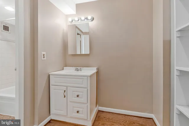 $150,000 | 2500 North Van Dorn Street, Unit 316, Alexandria, VA 22302