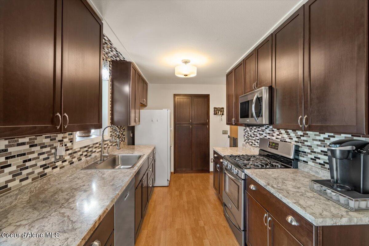 9675 North Valley Way Hayden, ID 83835 - Photo 13 of 50 14-Kitchen