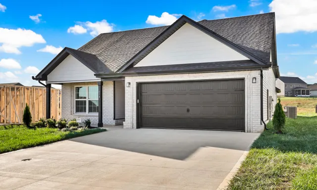 $369,900 | 614 Kinross Drive, Clarksville, TN 37043