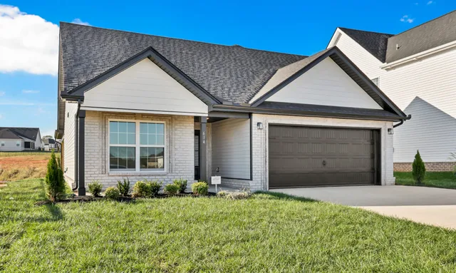 $369,900 | 614 Kinross Drive, Clarksville, TN 37043