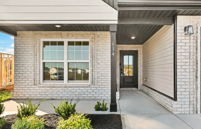 $369,900 | 614 Kinross Drive, Clarksville, TN 37043