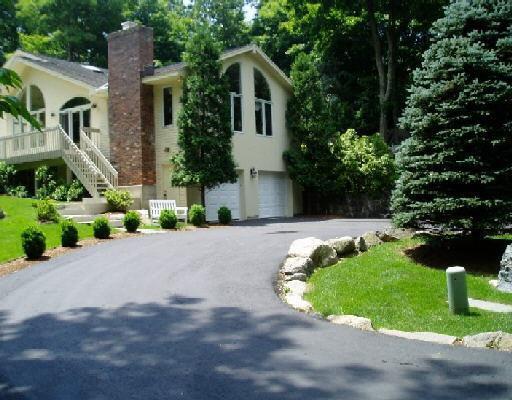 679 Den Road Stamford, CT 06903 - Photo 1 of 1