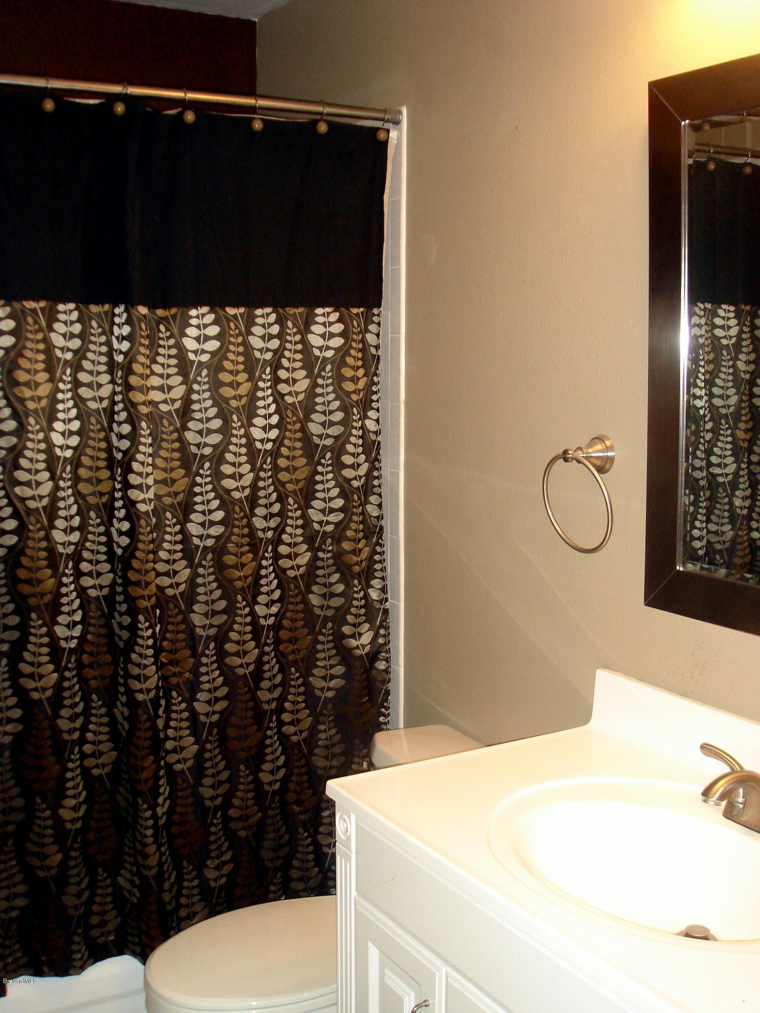 832 Egret Road Cocoa, FL 32926 - Photo 20 of 27 Egret Bath 2.jpg