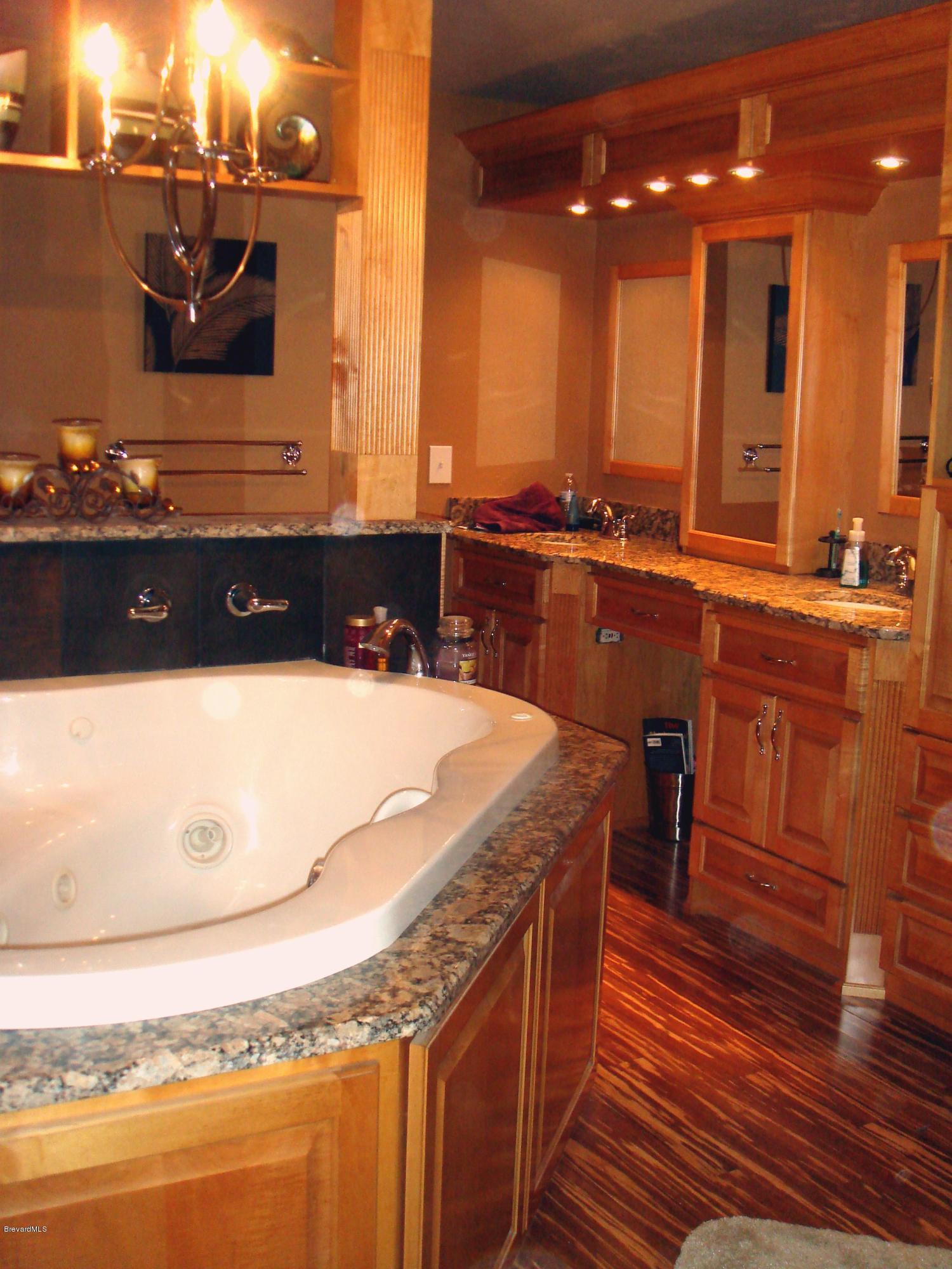 832 Egret Road Cocoa, FL 32926 - Photo 6 of 27 Egret Master Bath.jpg