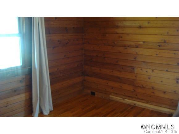 95 Hampton Road Leicester, NC 28748 - Photo 8 of 24