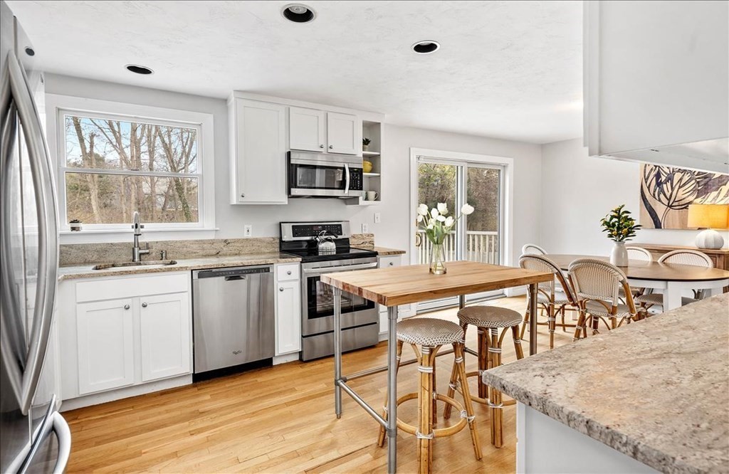 4 Winthrop Road Hingham, MA 02043 - Photo 11 of 29