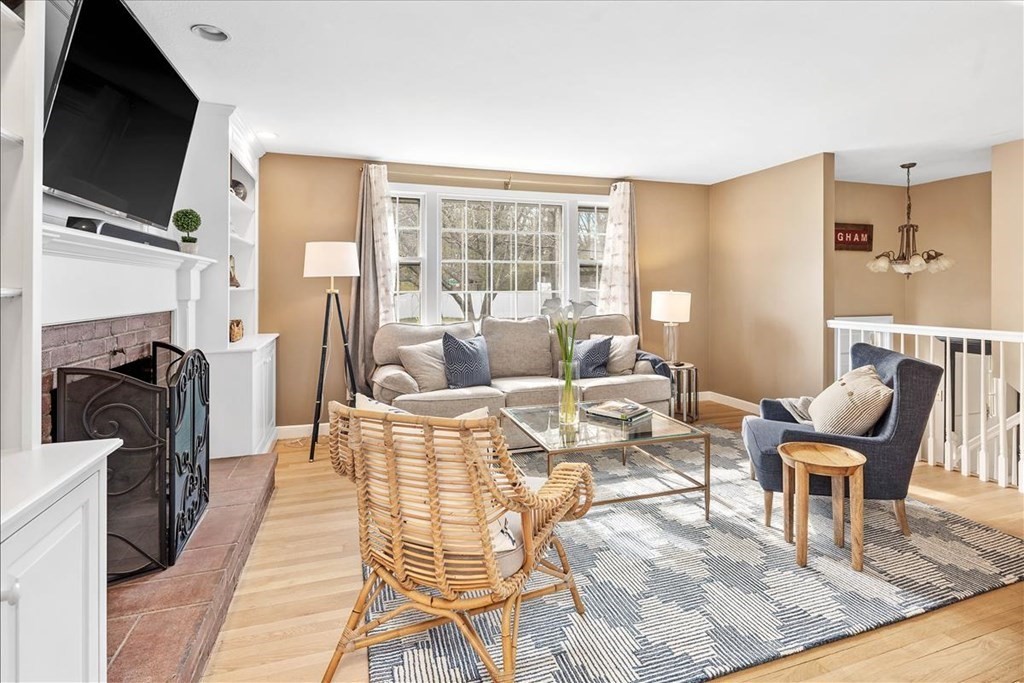 4 Winthrop Road Hingham, MA 02043 - Photo 2 of 29