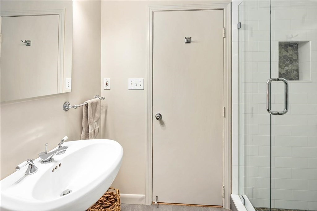 4 Winthrop Road Hingham, MA 02043 - Photo 23 of 29