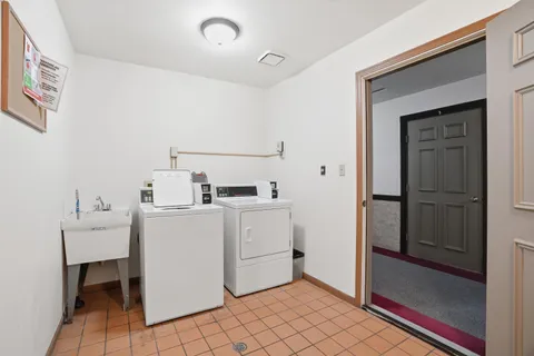 $164,900 | 2007 West 45th Street, Unit 307, Highland, IN 46322