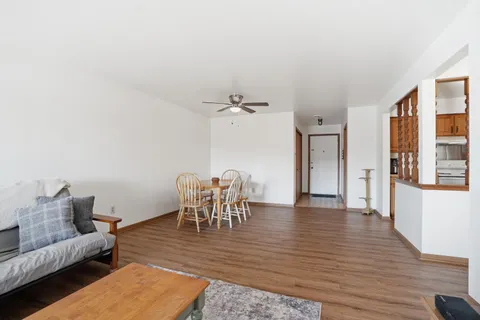 $164,900 | 2007 West 45th Street, Unit 307, Highland, IN 46322