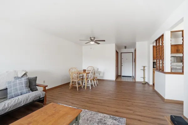 $164,900 | 2007 West 45th Street, Unit 307, Highland, IN 46322