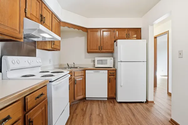 $164,900 | 2007 West 45th Street, Unit 307, Highland, IN 46322