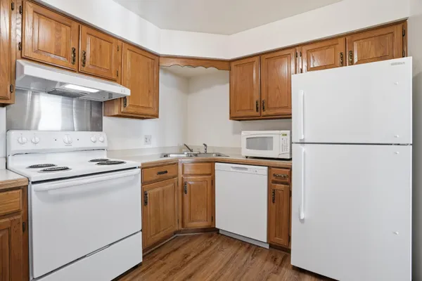 $164,900 | 2007 West 45th Street, Unit 307, Highland, IN 46322