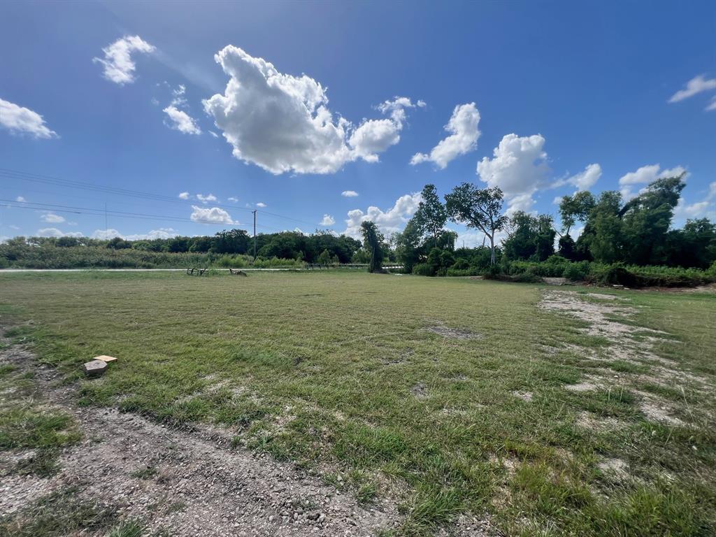 Tbd Surrey Ridge Road Robinson, TX 76706 - Photo 5 of 10 a view of a lake with houses in the background