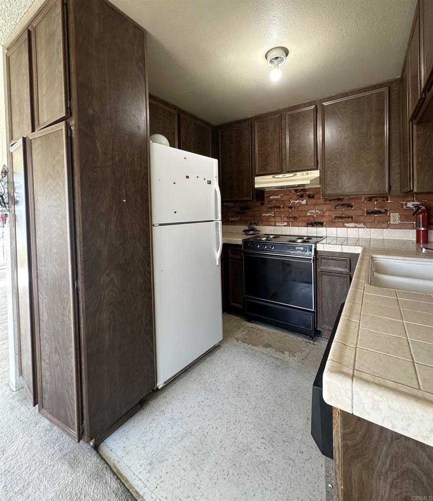 462 Bluffview Road Spring Valley, CA 91977 - Photo 4 of 15