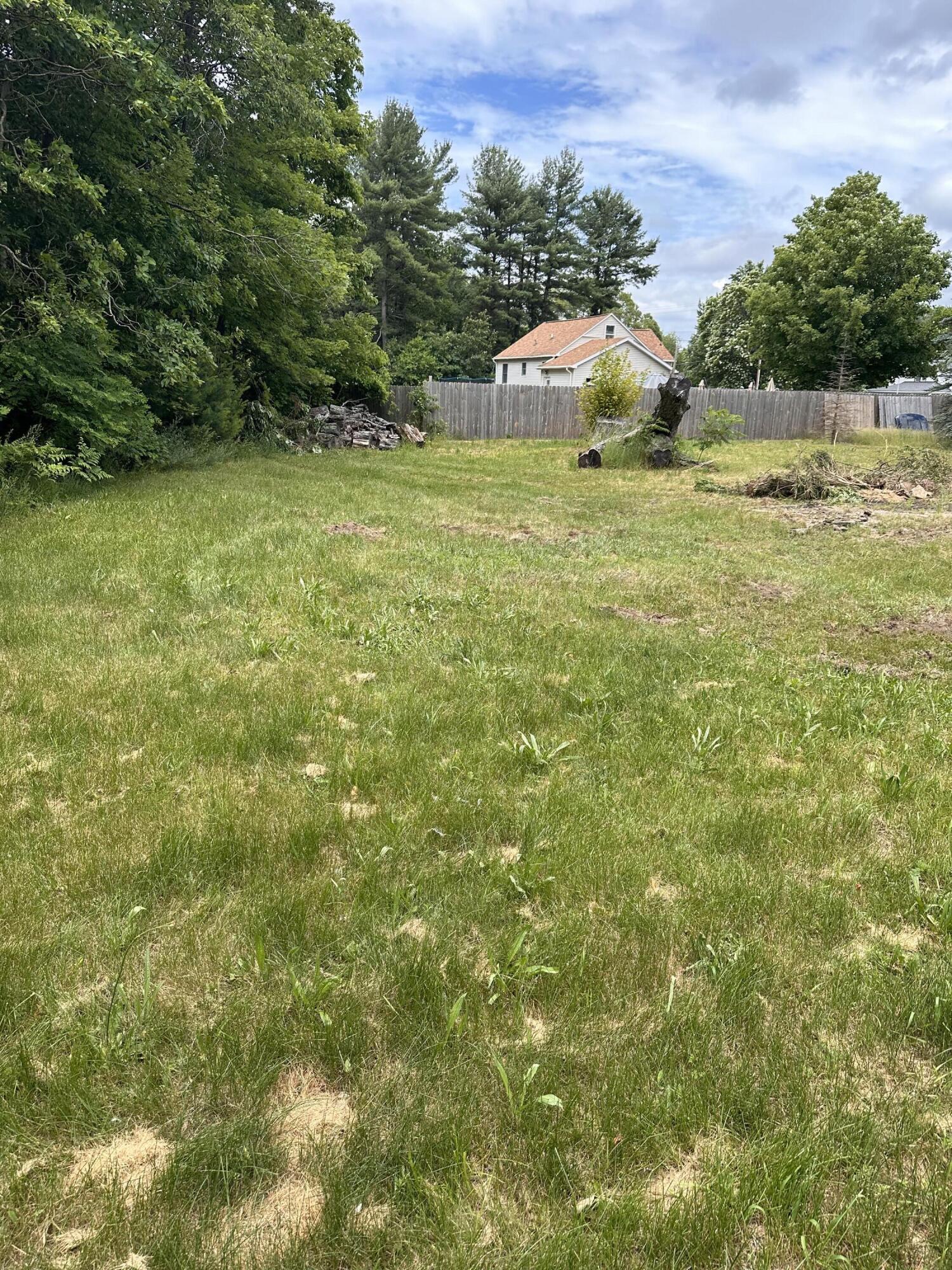 4023 Whitehall Road Muskegon, MI 49445 - Photo 5 of 15 IMG_6965